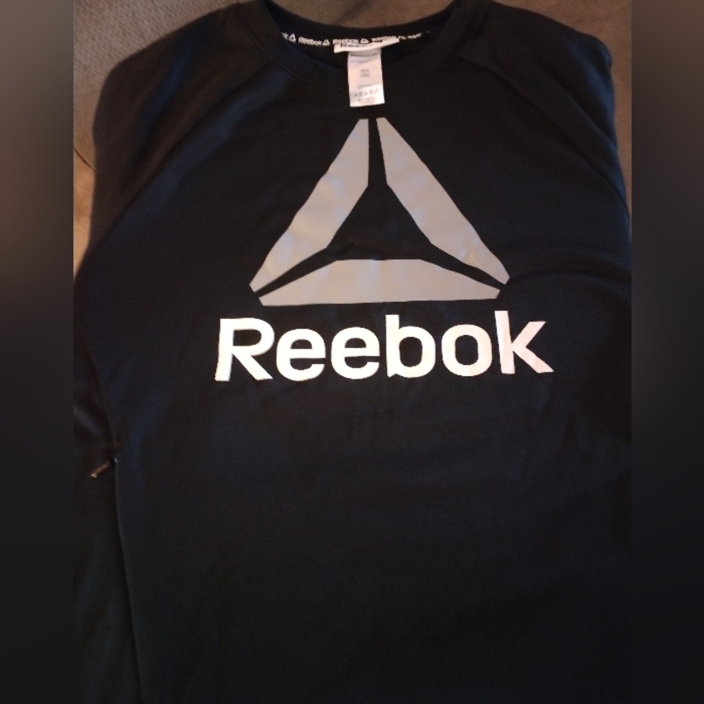 Reebok Sweatshirt - Picture 3 of 3